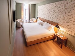 Lisboa Carmo Hotel