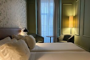 Lisboa Carmo Hotel