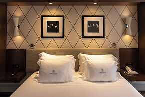 Lisboa Carmo Hotel