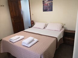 Nicolas Studios & Apartments