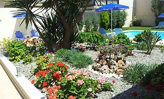 Nicolas Studios & Apartments