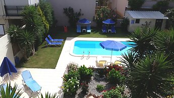 Nicolas Studios & Apartments