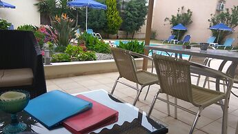 Nicolas Studios & Apartments