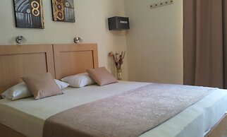 Nicolas Studios & Apartments