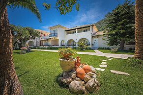 Villa Phoenix Apartments & Studios