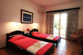 Villa Phoenix Apartments & Studios