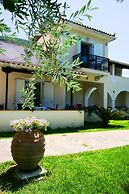 Villa Phoenix Apartments & Studios