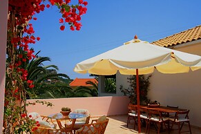 Villa Phoenix Apartments & Studios