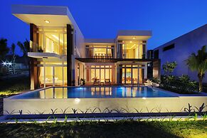 The Cliff Resort & Residences