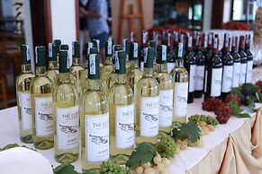 The Cliff Resort & Residences