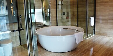 Crowne Plaza Tianjin Meijiangnan by IHG