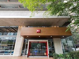 ibis Medellin