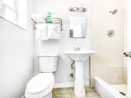 Hollywood Beach Blue Wave