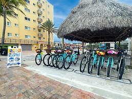 Hollywood Beach Flamingo