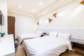 Giant Rich King Plaza Hotel