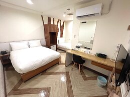 Giant Rich King Plaza Hotel