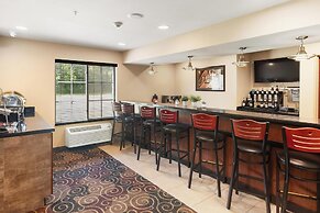 Cobblestone Hotel & Suites - Knoxville