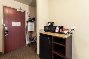 Cobblestone Hotel & Suites - Knoxville