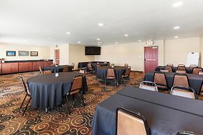 Cobblestone Hotel & Suites - Knoxville