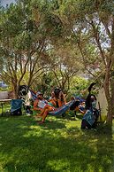 Studios Vrettos Beachfront Hotel