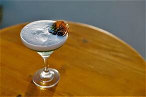 Studios Vrettos Beachfront Hotel