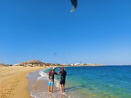 Studios Vrettos Beachfront Hotel