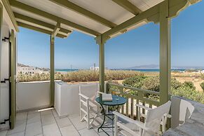 Studios Vrettos Beachfront Hotel