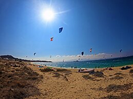 Studios Vrettos Beachfront Hotel