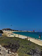 Studios Vrettos Beachfront Hotel