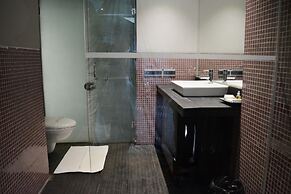 16 Degrees North, Candolim