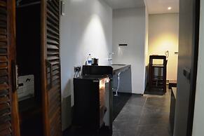 16 Degrees North, Candolim