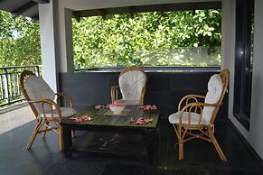 16 Degrees North, Candolim