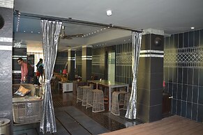 16 Degrees North, Candolim