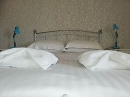 The Captain Cook Inn