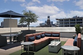 Hampton Inn & Suites Austin @ The University / Capitol