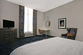 Hampton Inn & Suites Austin @ The University / Capitol