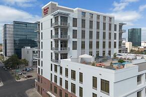 Hampton Inn & Suites Austin @ The University / Capitol