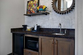 Hampton Inn & Suites Austin @ The University / Capitol