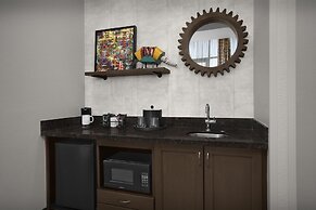 Hampton Inn & Suites Austin @ The University / Capitol