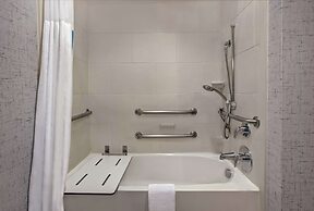 Hampton Inn & Suites Austin @ The University / Capitol