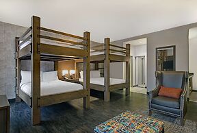 Hampton Inn & Suites Austin @ The University / Capitol