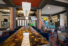 Hampton Inn & Suites Austin @ The University / Capitol