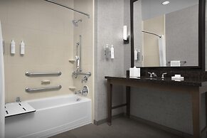 Hampton Inn & Suites Austin @ The University / Capitol