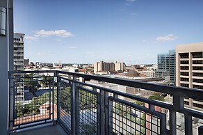 Hampton Inn & Suites Austin @ The University / Capitol