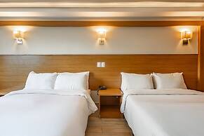 Weston Suites & Hotel