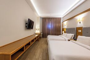Weston Suites & Hotel