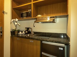 Weston Suites & Hotel