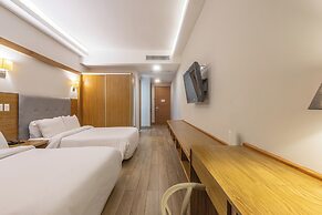 Weston Suites & Hotel