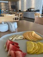Weston Suites & Hotel