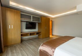 Weston Suites & Hotel
